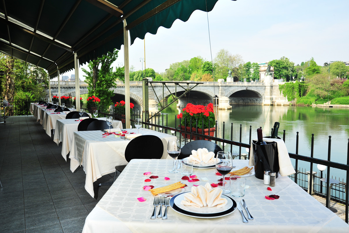 Terrazza esterna Ristorante Caprera 1883 sul fiume Po – Torino